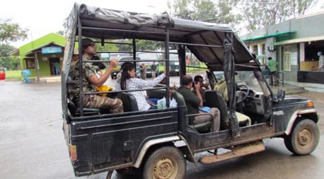 camper tour mudumalai